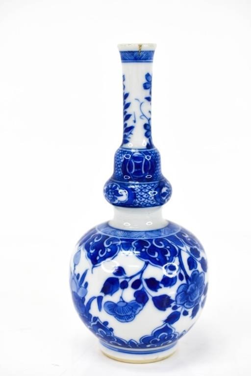 Kangxi Chinese Export Blue and White Gourd Vase