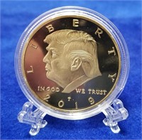 Donald J Trump Collectible Coin w/ Case & Stand