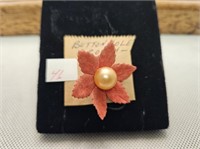 BUTTON HOLE BROOCH