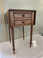 SIDE / END TABLE