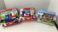 Bluey School Mates Figures and Pikwik Pack Play