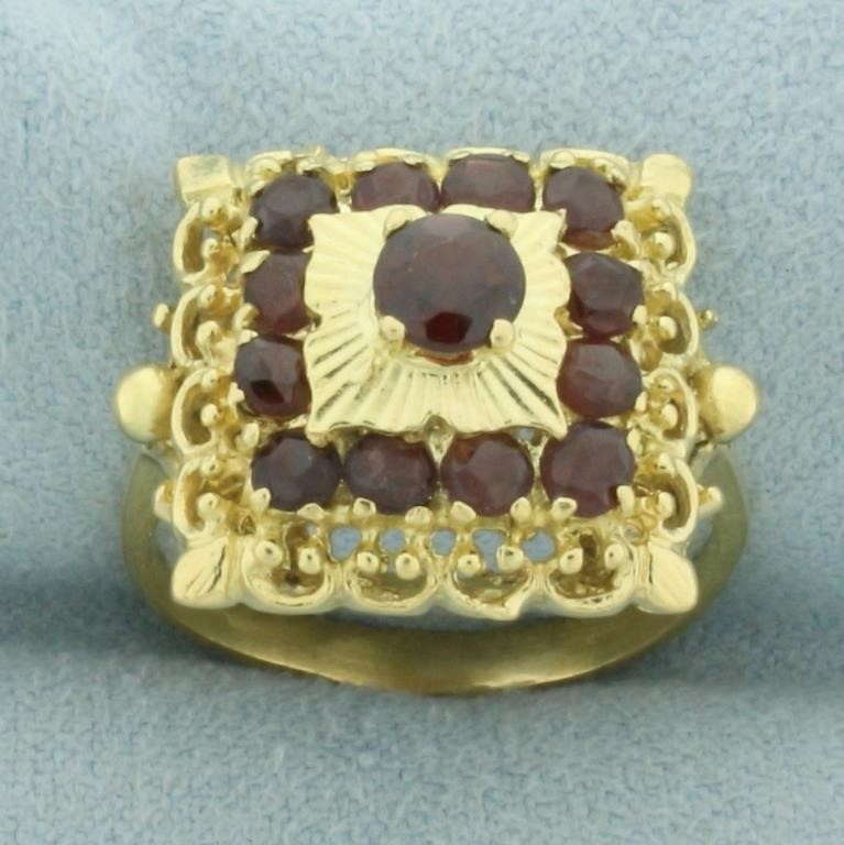 Vintage Garnet Ring in in 18k Yellow Gold