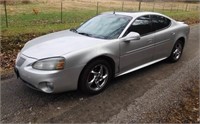 2004 PONTIAC GRAND PRIX SEDAN