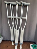 2 sets of adjustable aluminum crutches