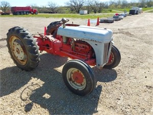 Ford 2N parts tractor, has a Sherman