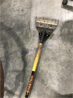Shingle remover shovel