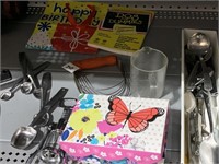 MEASURING SPOONS, KITCHEN UTENSILS, BUTTERFLY BOX