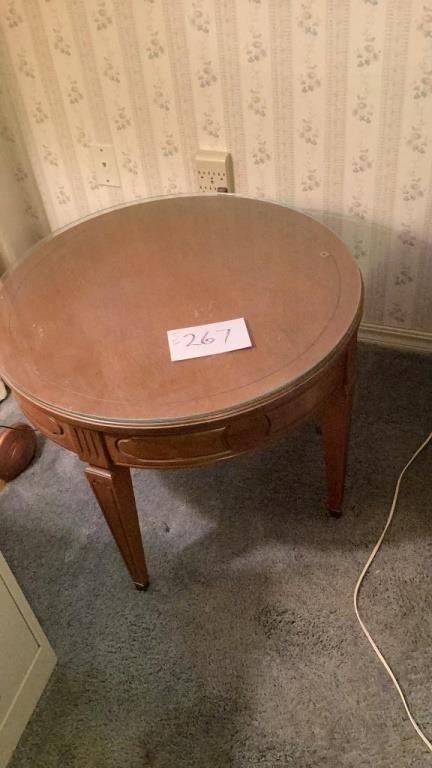 Round mahogany table, 26 inches round 21 inches