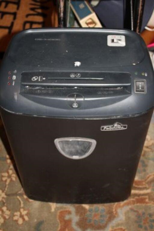 FELLOWES PAPER SHREDDER