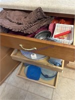 CONTENTS BEHIND 2 DOORS AND 1 DRAWER--PLACEMATS,