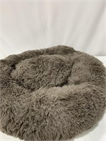 FLUFFY SMALL PET BED 28 x6IN