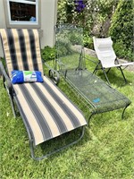 OUTDOOR CHAIRS & LOUNGERS