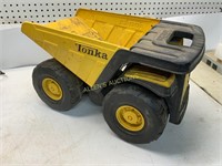 TONKA  DUMP TRUCK