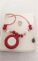 NECKLACE - PENDANT AND RING LOT