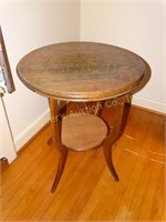 Round Oak side table 24"w x 29"t