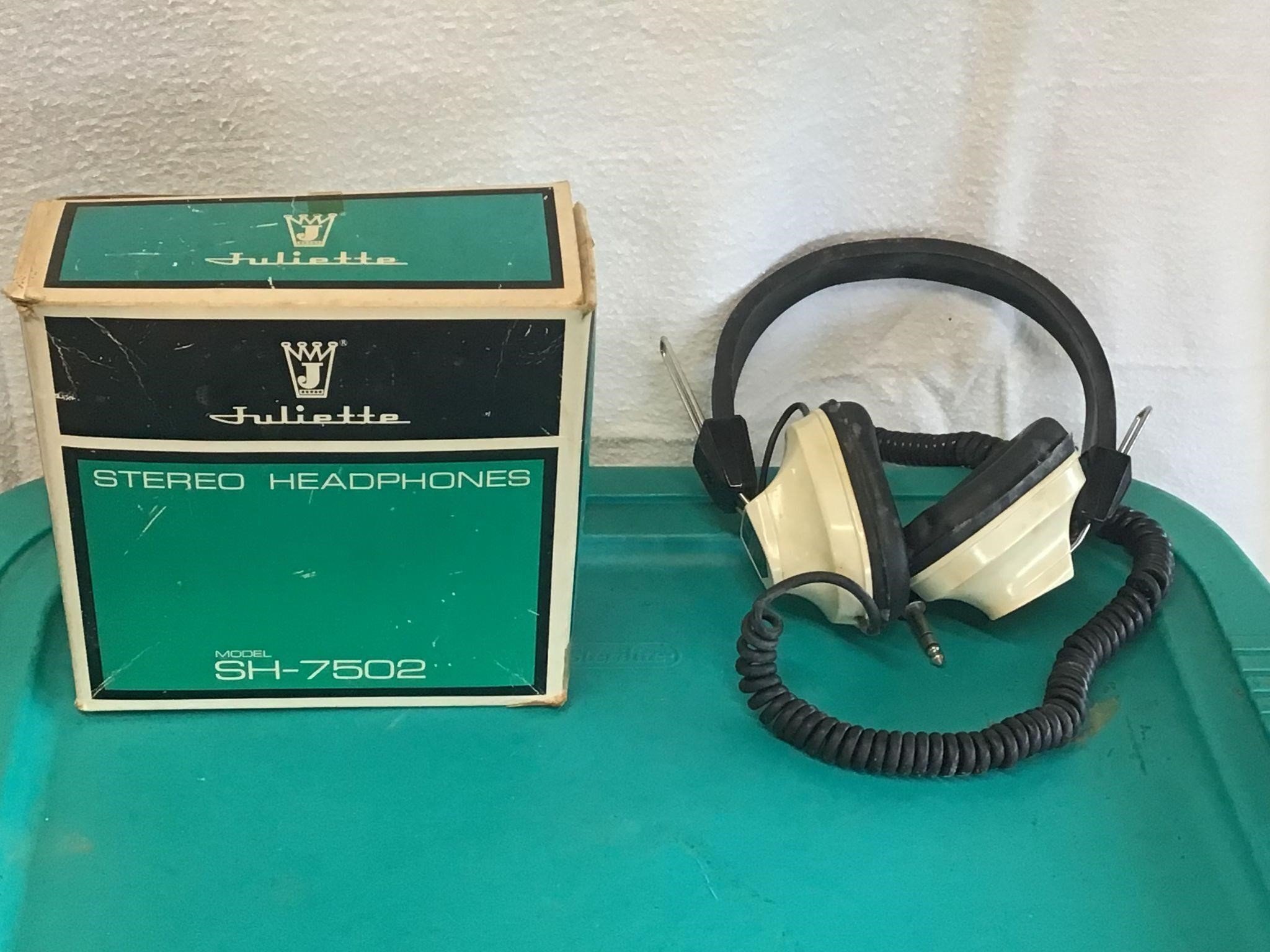 JULIETTE STEREO HEADPHONES IN BOX