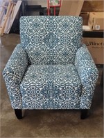 Blue / White Nature Tufted Arm Chair