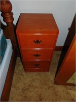 3 DRAWER NIGHTSTAND 28"TX14"WX14"D / BR1