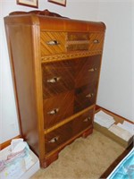 EARLY 1900'S WATERFALL CHEST OF DRAWERS / BR1