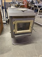 Pellet stove with chimney