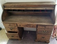 REPRODUCTION "S" TYPE ROLL TOP DESK