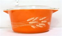 Vintage Pyrex 474 golden wheat dish w/ lid