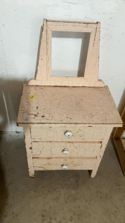 Toddler dresser, approximately 18x11x21 inches