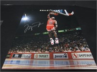 MICHAEL JORDAN SIGNED 16X20 PHOTO GAA COA