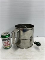 Sugar and flour sifter