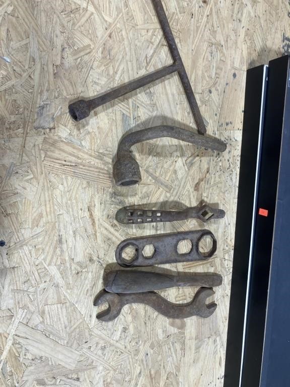 Antique separator wrench, pruning tool, hub cap
