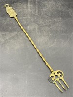 ANTIQUE BRASS TOASTING FORK WITH SHIP