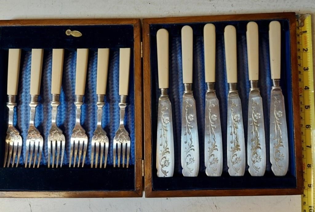 EPNS Knives and Forks Set;