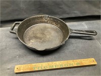 Cast iron pan