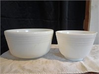 Vintage White Pyrex 2 Bowl Set