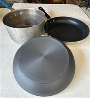 R - MIXED LOT OF COOKWARE (K21)