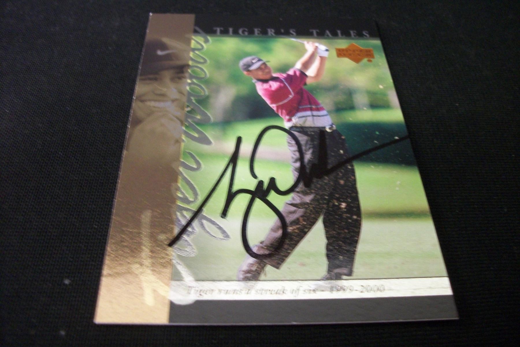 2001 UD TIGER WOODS AUTOGRAPHED RC COA