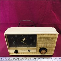 Westinghouse Clock Radio (Vintage)