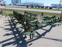 John Deere 725 12R30 Cultivator