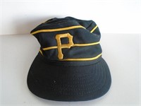 VINTAGE GAME USED PIRATES HAT / PLAYER UNKNOWN