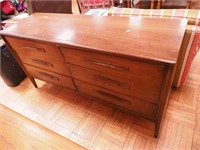 Mid-century mahogany six-drawer dresser by