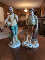 2 figurines