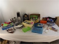 KITCHEN SMALL APPLIANCES & CRAFTS LOT