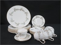 19 PCS AYNSLEY PART DINNER SET