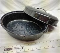D4) Enamelware Roasting Pan, With Lid. For a very