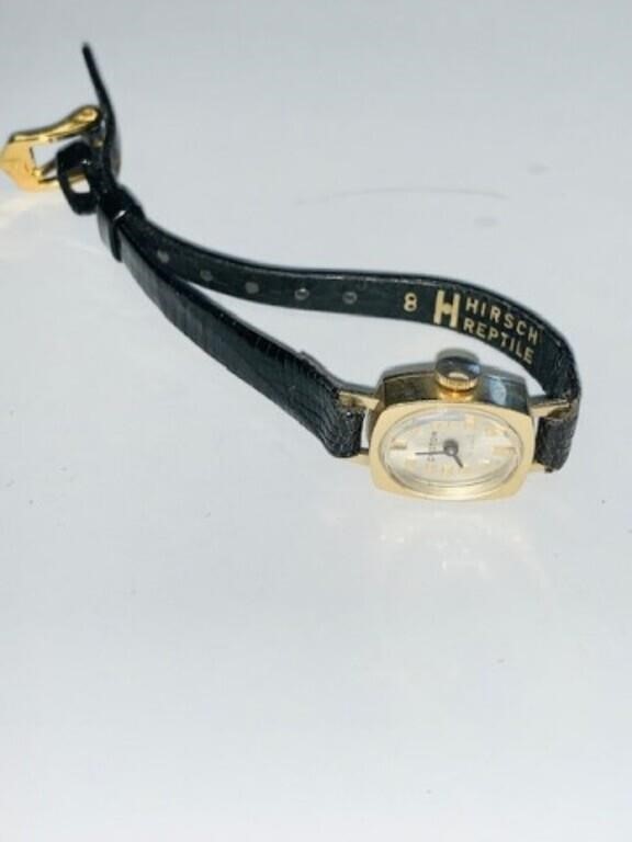 Police: Croton 14kt Gold 17 Jewel Vintage Watch