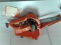 Stihl 029 Super 18" chainsaw in case with manual