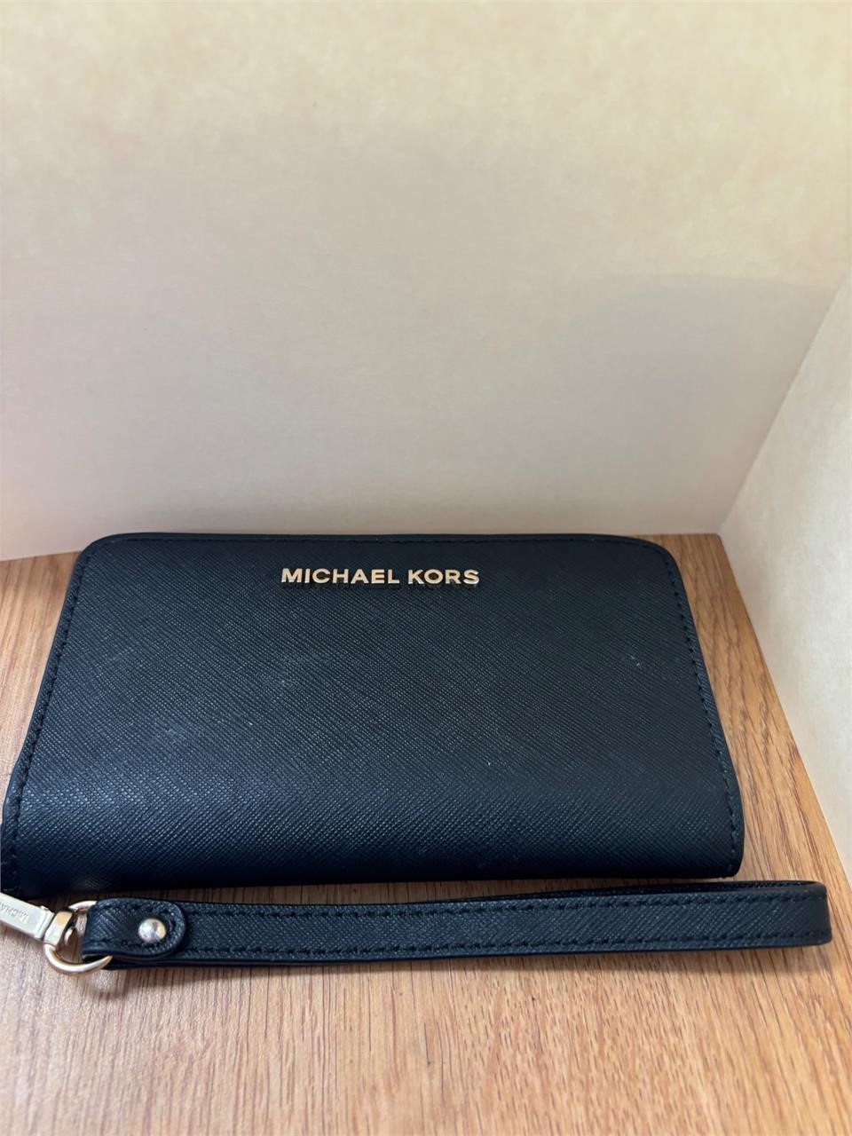 Authentic Michael Kors wallet / phone purse