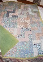 VINTAGE HAND STITCHED COUNTRY QUILT - 5' x 8'