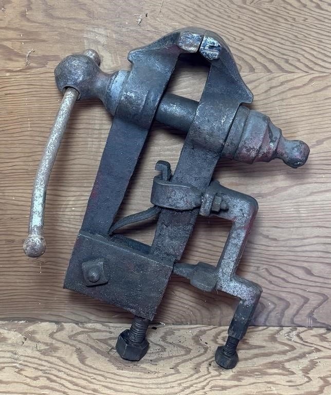 Wagon Tongue Blacksmith Post Vise 4" Jaw