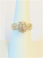 10K Gold Diamond Ring Sz 7 - Beautiful!